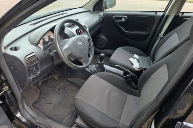 Opel Corsa (2006) thumbnail 2