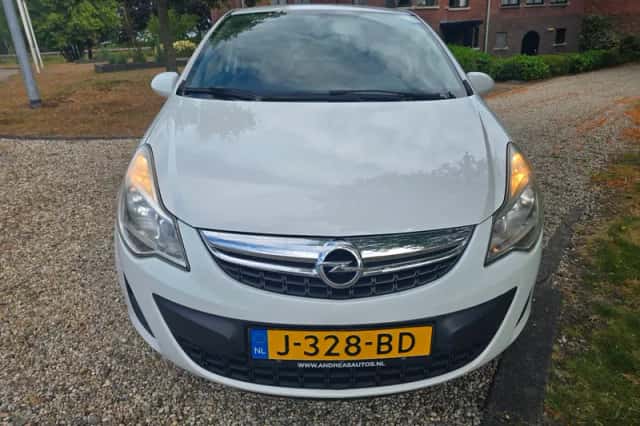 Opel Corsa (2012) thumbnail 5