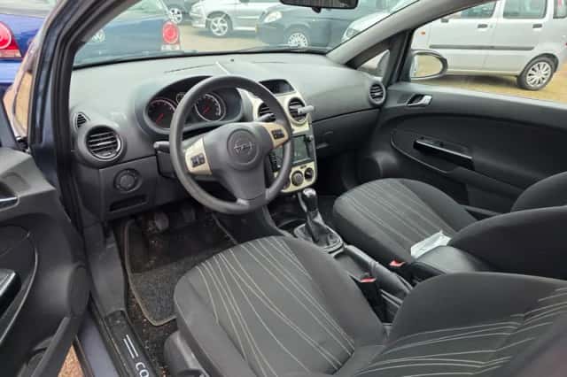 Opel Corsa (2008) thumbnail 5
