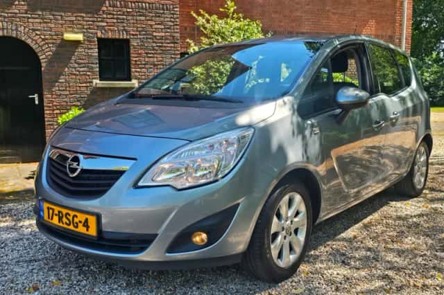Opel Meriva (2011) thumbnail 3