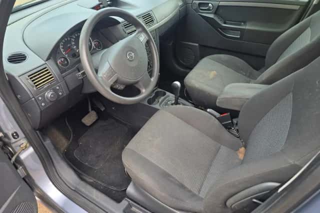 Opel Meriva (2009) thumbnail 2
