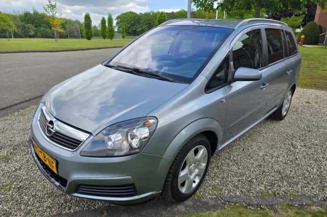 Opel Zafira (2006) thumbnail 6