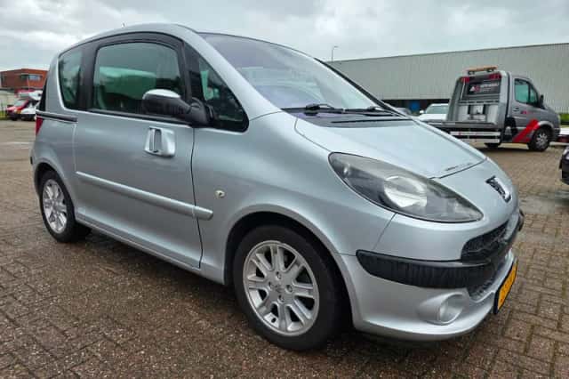 Peugeot 1007 (2008) thumbnail 1