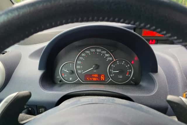 Peugeot 1007 (2008) thumbnail 6