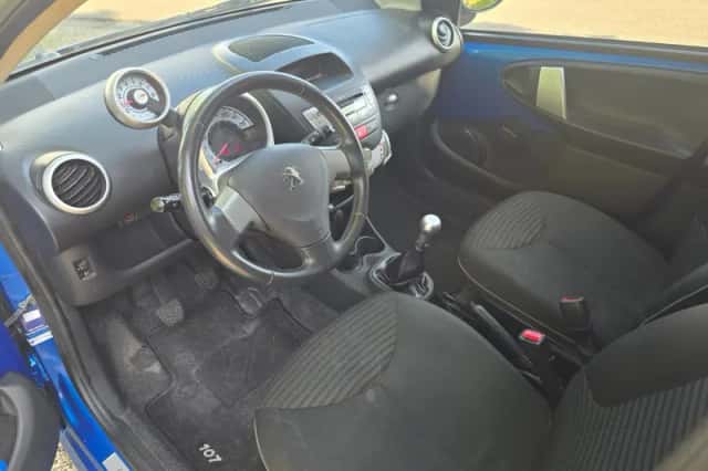 Peugeot 107 (2013) thumbnail 2