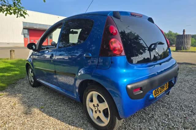 Peugeot 107 (2013) thumbnail 3