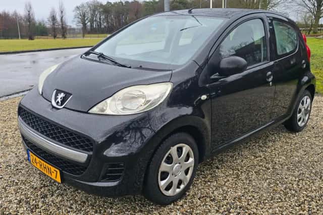 Peugeot 107 (2011) thumbnail 3