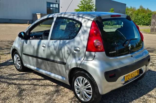 Peugeot 107 (2012) thumbnail 5