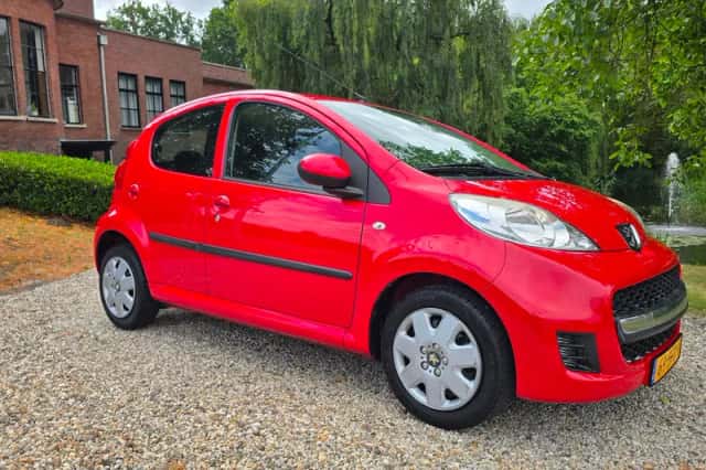 Peugeot 107 (2011) thumbnail 1
