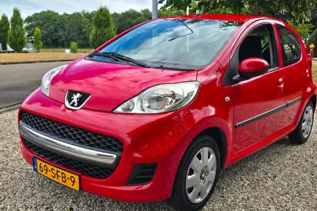Peugeot 107 (2011) thumbnail 3