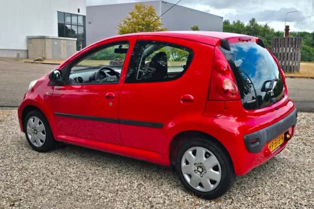Peugeot 107 (2011) thumbnail 5