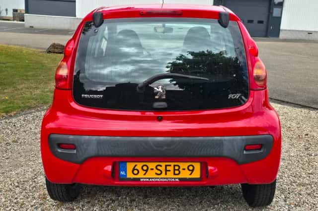 Peugeot 107 (2011) thumbnail 6