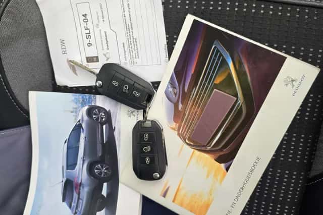 Peugeot 2008 (2013) thumbnail 4