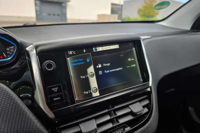 Peugeot 2008 (2013) thumbnail 6