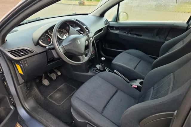 Peugeot 207 (2008) thumbnail 2