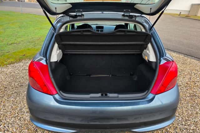 Peugeot 207 (2008) thumbnail 4