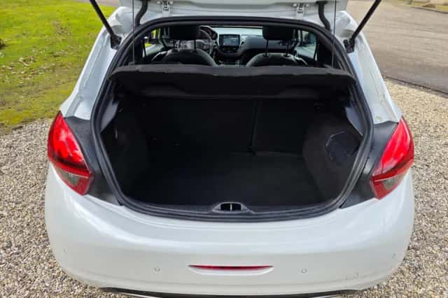 Peugeot 208 (2017) thumbnail 5