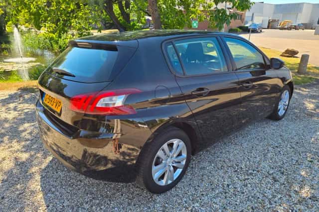 Peugeot 308 (2014) thumbnail 3