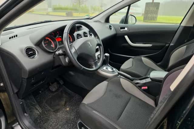 Peugeot 308 (2012) thumbnail 2