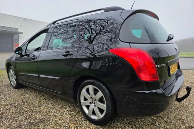 Peugeot 308 (2012) thumbnail 3