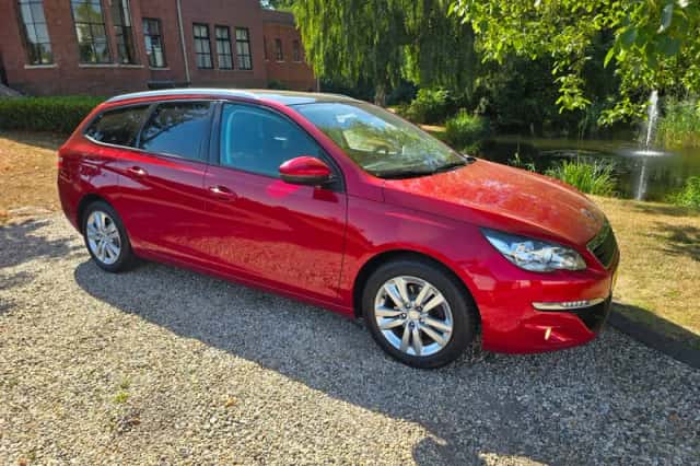Peugeot 308 (2018) thumbnail 1