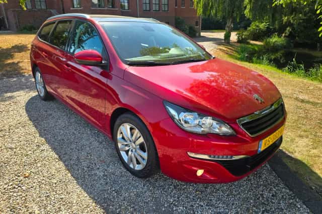 Peugeot 308 (2018) thumbnail 2