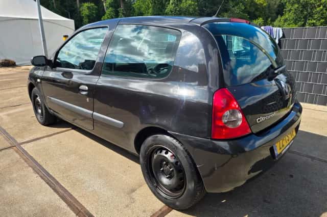 Renault Clio (2007) thumbnail 2