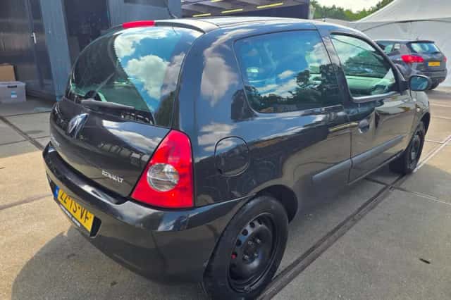 Renault Clio (2007) thumbnail 4