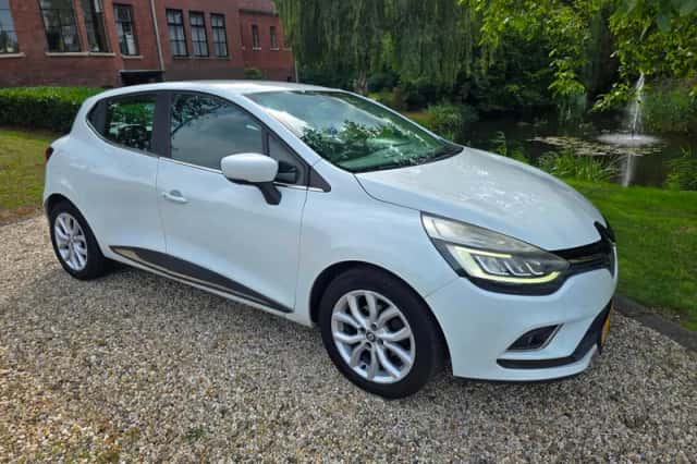 Renault Clio (2017) thumbnail 1