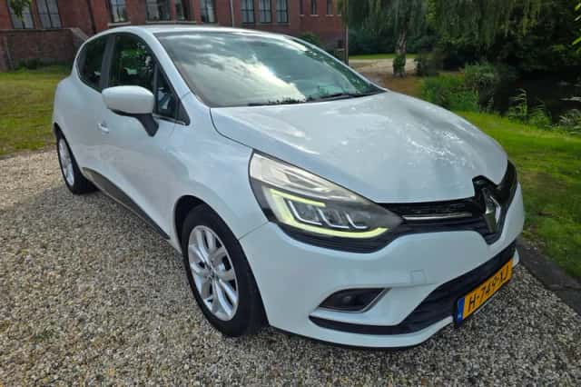 Renault Clio (2017) thumbnail 2