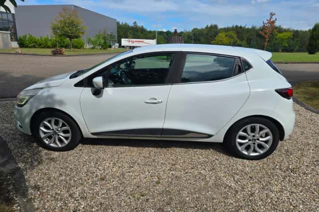 Renault Clio (2017) thumbnail 5