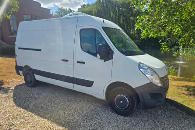 Renault Master (2012) thumbnail 1
