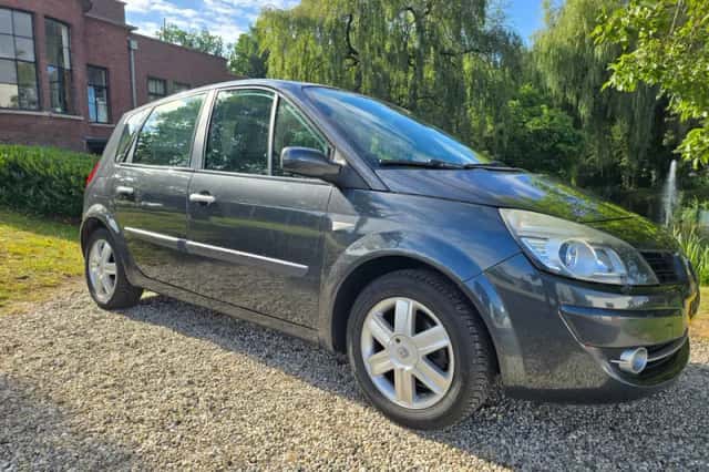 Renault Scénic (2008) thumbnail 1