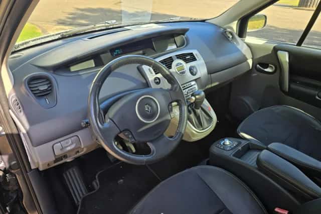 Renault Scénic (2008) thumbnail 2