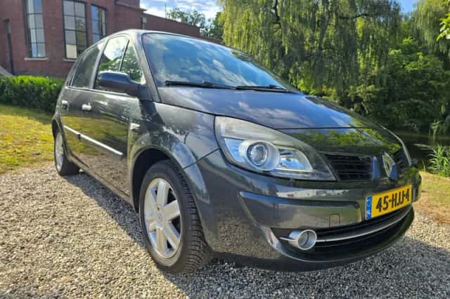 Renault Scénic (2008) thumbnail 4