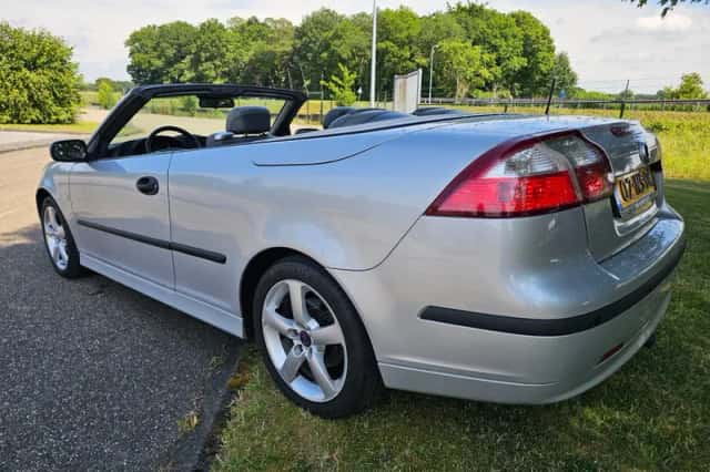 Saab 9-3 (2004) thumbnail 3