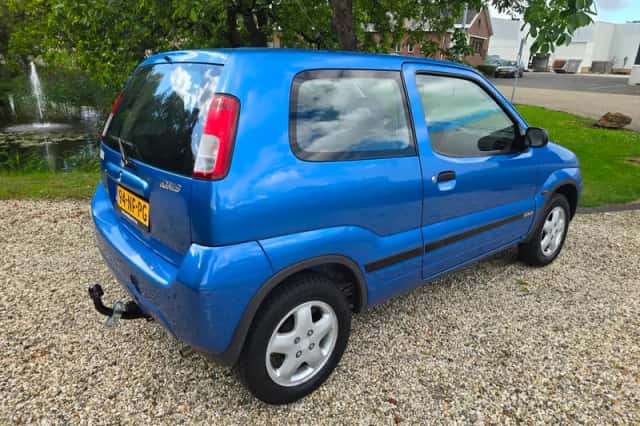 Suzuki Ignis (2003) thumbnail 3