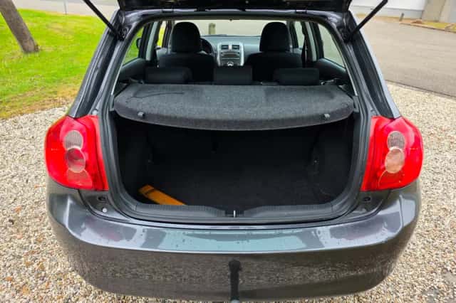 Toyota Auris (2007) thumbnail 5