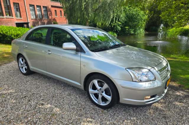 Toyota Avensis (2005) thumbnail 1