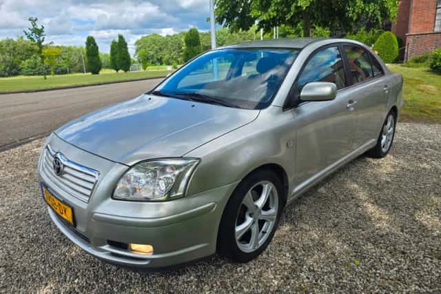 Toyota Avensis (2005) thumbnail 4