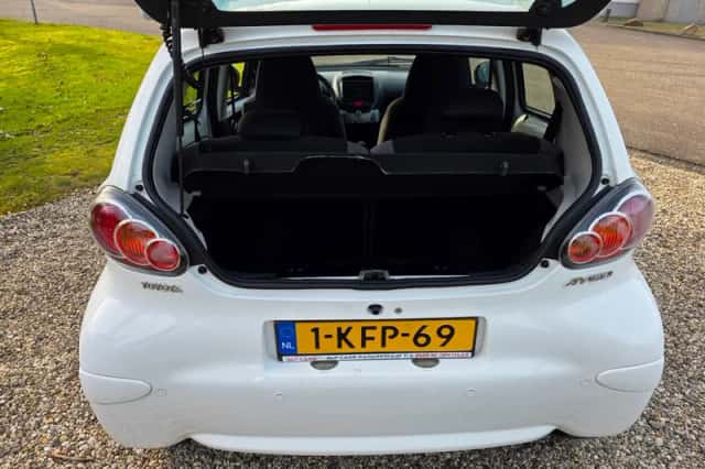 Toyota Aygo (2013) thumbnail 5
