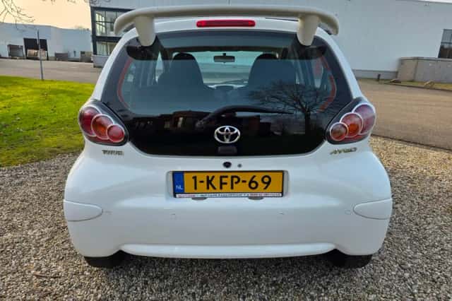 Toyota Aygo (2013) thumbnail 6