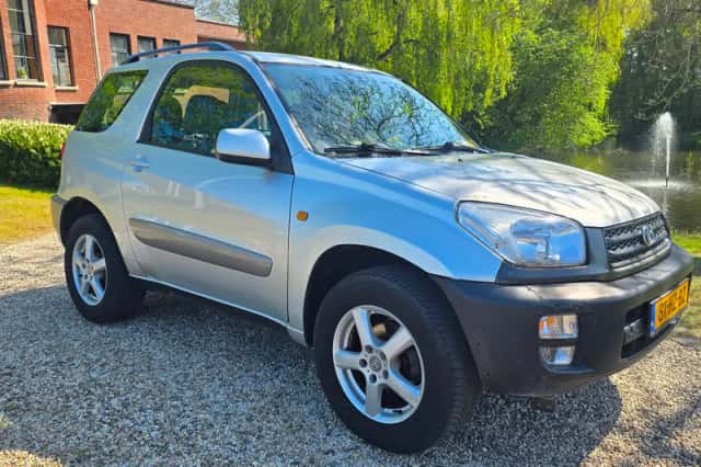 Toyota RAV4 (2002) thumbnail 1