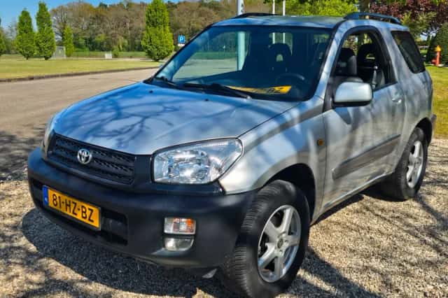 Toyota RAV4 (2002) thumbnail 5