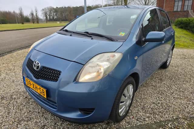Toyota Yaris (2007) thumbnail 4