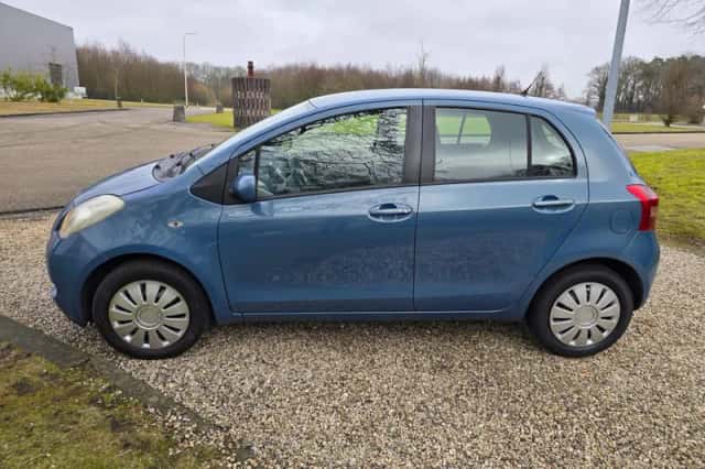 Toyota Yaris (2007) thumbnail 5