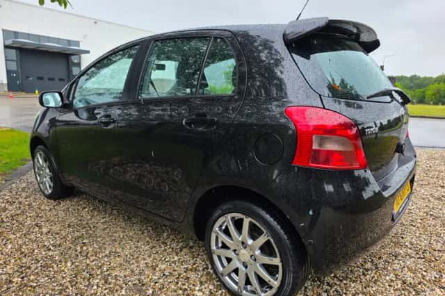 Toyota Yaris (2008) thumbnail 3