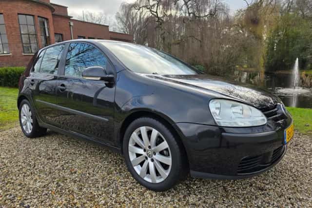 Volkswagen Golf (2004) thumbnail 1