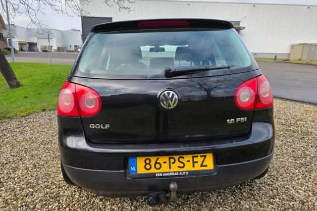 Volkswagen Golf (2004) thumbnail 5