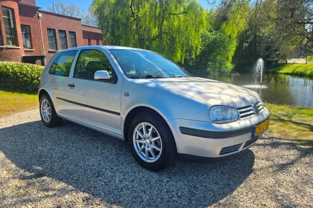 Volkswagen Golf (1999) thumbnail 1